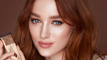 Closeup View Of Redhead Blonde Phoebe Dynevor Girl Model Girls HD wallpaper