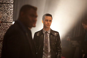 Looper, Ascot Elite, Movie distribution, Gripping storyline HD wallpaper