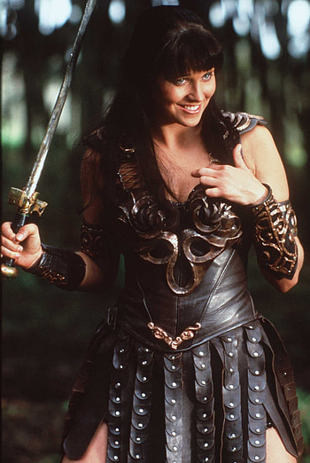 Xena Warrior Princess, Lucy Lawless, Unrecognisable After, Chopping Hair HD phone wallpaper