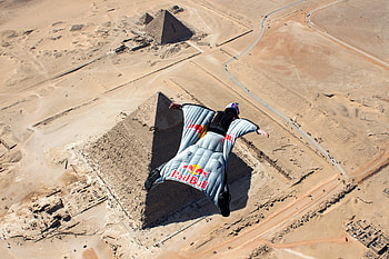 Giza pyramid complex, Wingsuit Flying HD wallpaper