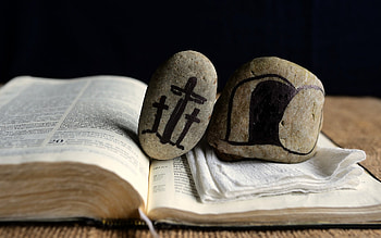 Tomb of Jesus is Empty!, crosses, Bible, Easter, Resurrection, pebbles, tomb HD wallpaper