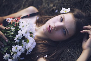 pure soul, bouqet, women, models, flowers HD wallpaper