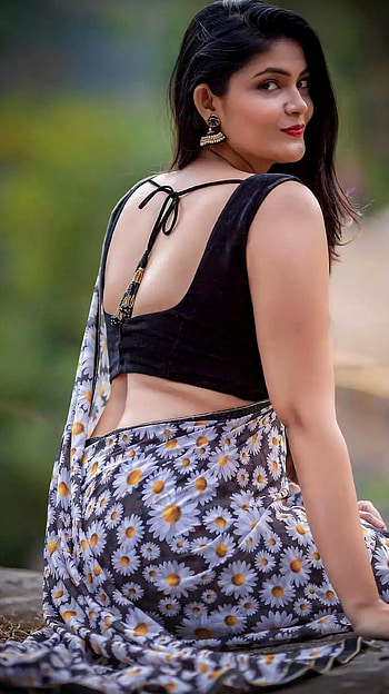 Kalpika Ganesh, telugu actress, saree beauty HD phone wallpaper