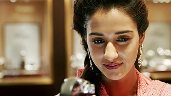 Disha Patani actress, Mesmerizing performance, Captivating , On-screen charm HD wallpaper