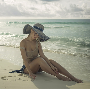 Model, women, beach, hat HD wallpaper