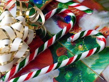 candy cane , Festive , Christmas sweetness, Peppermint flavor HD wallpaper