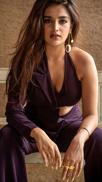 Niddhi agarwal, bollywood actress HD phone wallpaper