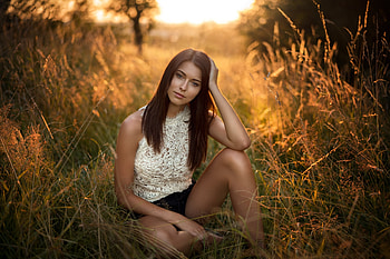 A Place To Think . ., style, cowgirl, brunettes, outdoors, ranch, field, hay, women, models, western, female HD wallpaper