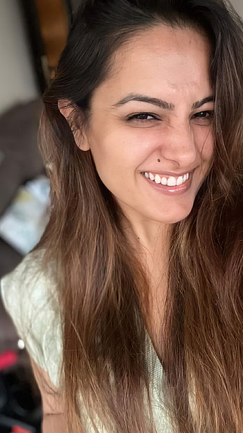 Anitha hassandani HD phone wallpaper