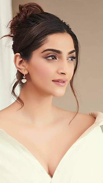 Sonam Kapoor, Heroine, Sonam Kapoor Heroine HD phone wallpaper