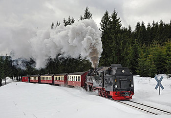 * In drum spre casa *, tren, casa, zapada, frig HD wallpaper