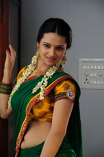 Isha Chawla, sari, human_body HD phone wallpaper