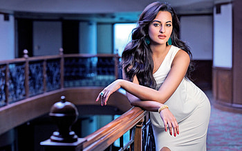 Sonakshi Sinha Wide, sonakshi-sinha, indian-celebrities, girls, desi-girls, wide HD wallpaper