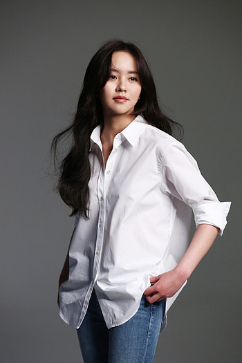 Kim So-Hyun, Movies, Kim Sohyun fashion, Fashion HD phone wallpaper