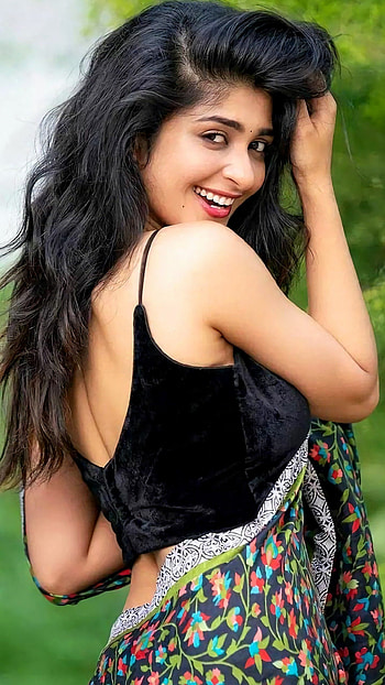 Aditi prabhudeva, kannada actress, saree beauty HD phone wallpaper