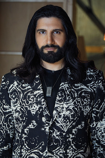 Kayvan Novak, What We Do in the Shadows, Emmy magazine hoot, Shadow people HD phone wallpaper