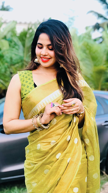 Devika madavan, serial actress, saree beauty HD phone wallpaper