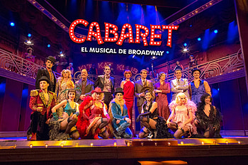 Cabaret in Alicante, Hotel Lamo, Unforgettable performance, Spanish flair HD wallpaper