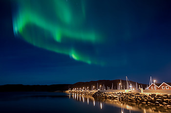 Northern lights, coast, night, town HD wallpaper