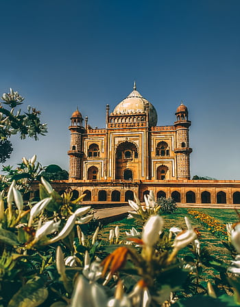 Majestic view of Safdarjung Tomb surrounded by gardens in New Delhi, India, under clear skies. HD phone wallpaper