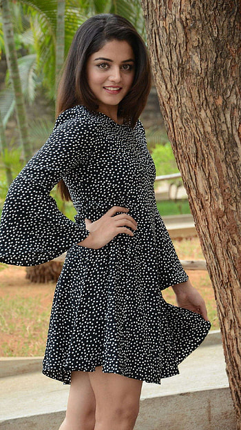 Wamiqa Gabbi, wamiqa, gabbi, tamil actress, sexy gorgeous HD phone wallpaper