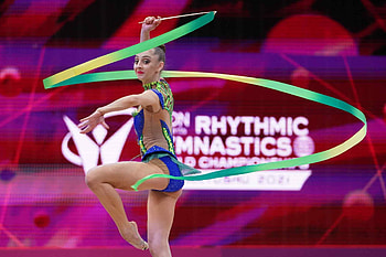 Tokyo Olympics rhythmic gymnastics, Bulgarian team's impressive performance, Home crowd support, World cup success HD wallpaper