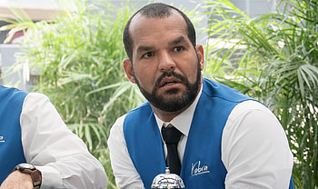The Valet, 2022 Movie, Hulu cast, Amaury Nolasco as Benny HD wallpaper