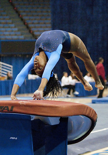 Olivia Courtney, Vault (Gymnastics) HD phone wallpaper