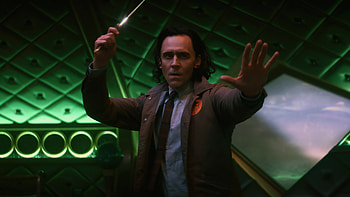Loki - Mystic Ambiance with Iconic Pose, Tom Hiddleston, TV Show, Loki HD wallpaper
