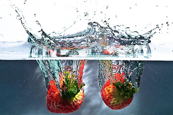 Water, Strawberry, Macro, Couple, Pair, Splash, Liquid, Berry HD wallpaper