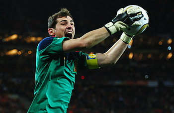 Casillas witrawal, Spanish football federation, Presidential election, Sporting decision HD wallpaper
