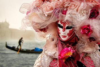 Venice Carnival, boat, mask, carnival, girl, woman, rose, pink, venice, flower, hat HD wallpaper