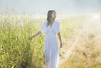 Melissa Benoist, Movies, White dress, Field HD wallpaper