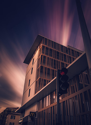 Building, architecture, traffic lights, dusky HD phone wallpaper
