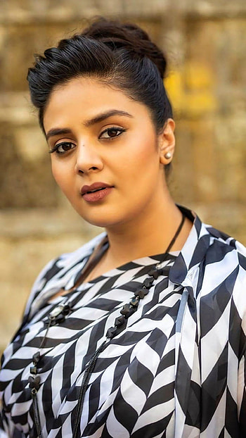 Sreemukhi, telugu actress, anchor HD phone wallpaper