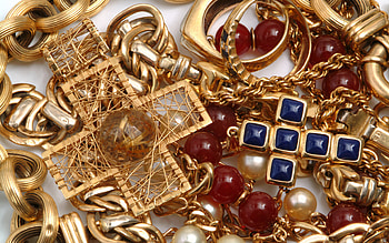 Lavish jewelry, Precious gemstones, Opulent details, Radiating beauty HD wallpaper