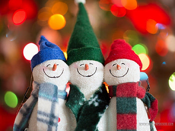 Snowman, winter, peaceful, wonderful, shining, fog, mountains, gorgeous, other, cold, miracle, magnificent, travels, nature, whiter trees, splendor blue in winter, graphy, silent, frosty, xmas, mist, quiet, holiday, shine, amazing, winter time, greeting, frozen, beautiful, splendidly, seasons, celebration, christmas, cool, splendor, rivers HD wallpaper