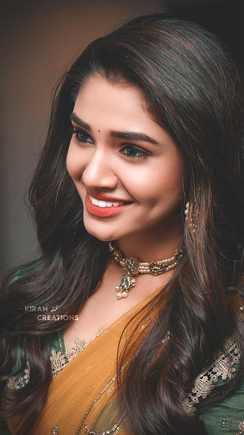 South Heroine, Krithi Shetty, South Actress, Beautiful Actress HD phone wallpaper