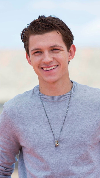 Tom Holland, Hollywood HD phone wallpaper