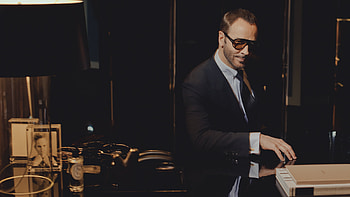 Tom Ford, Fragrant vegan vampire, The New York Times HD wallpaper