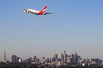 Qantas, Vaccine requirement, International flights, COVID-19 safety HD wallpaper