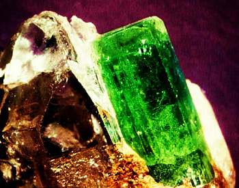 Beryl Emerald Gemstone, emerald is the name, beryl is the family HD wallpaper