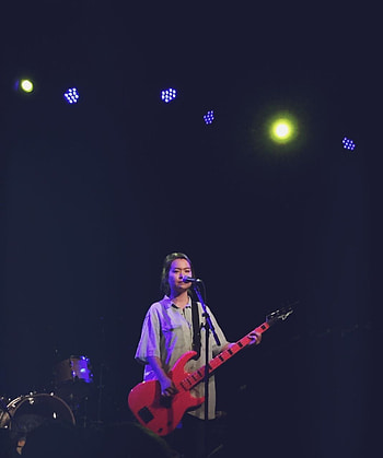 Mitski, string_instrument HD phone wallpaper