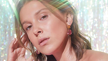 Millie Bobby Brown, Laptop , Top , Backgrounds HD wallpaper