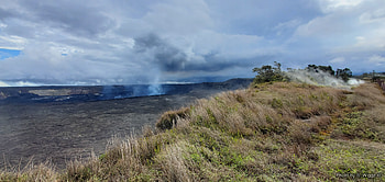 Kilauea Volcano, Hawaii (Active), Volcano, Grass, Steam, Smoke, Crater, Trees, Kilauea, Hawaii, Sulfur, Clouds HD wallpaper