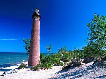 LIGHT HOUSE WITH BLUE BACKGROUND, blue, sea, lighthouse, seashore, sky, white sand HD wallpaper