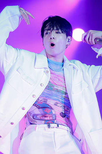 Jungkook, BTS, PTD, music, artist, kookie, Concert HD phone wallpaper