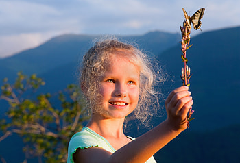 Authentic Friendship, blonde, butterfly, smile, beautiful, nature, friendship, girl HD wallpaper