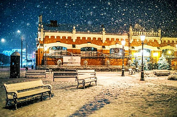 Wintertime, light, snow, house, benches, sky HD wallpaper