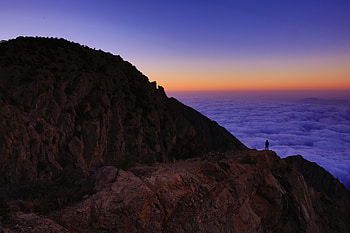Sky Mountains Standing Silhouette, silhouette, mountains, nature, graphy HD wallpaper